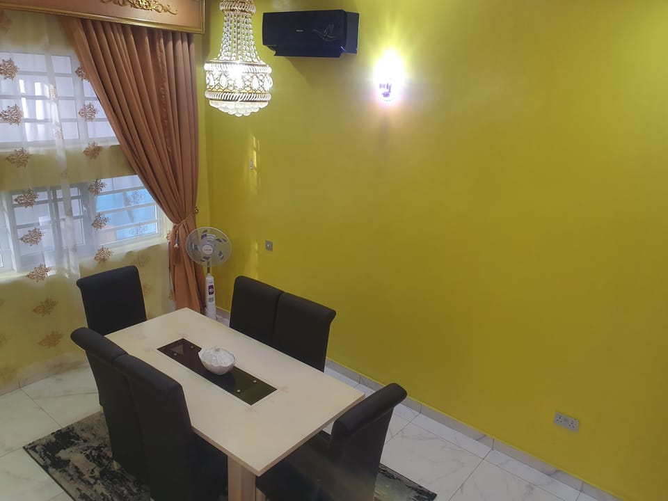 House | Dining