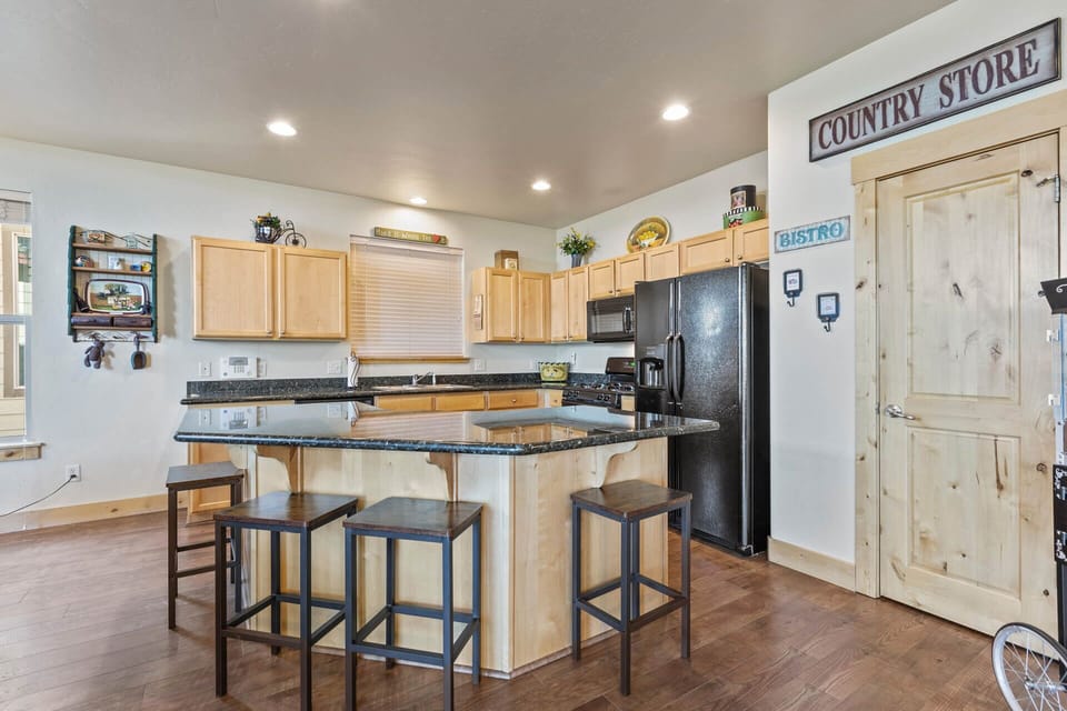 Vacation Rentals in Park City at Bear Hollow Village 5426: Fully-equipped kitchen