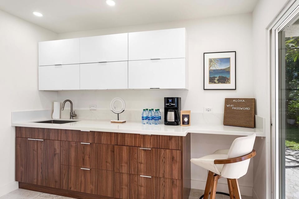 Start your day right at the cozy coffee corner, freshly brewed Kona style.