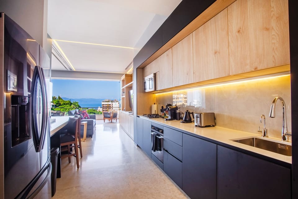 Enjoy your breakfast with this amazing view from the confort of the kitchen area