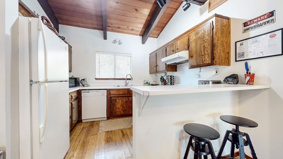 Condo, 2 Bedrooms | Private kitchen | Coffee/tea maker, fridge, oven, toaster