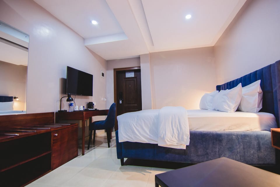 Deluxe Single Room | In-room safe, desk, laptop workspace, soundproofing