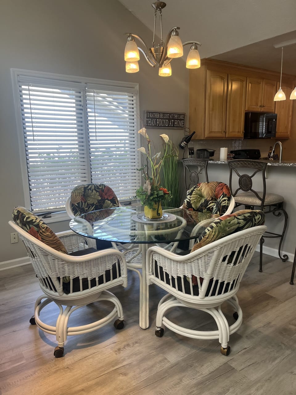 DINING ROOM:  Extra  seating at the granite bar which wraps around the
 kitchen's granite counter.
