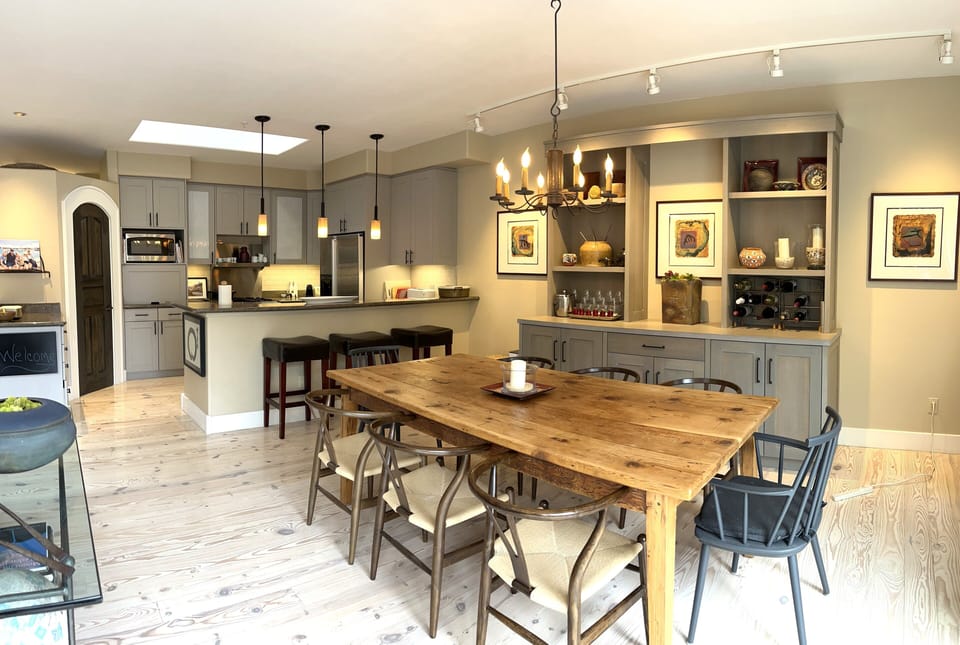 Dining area towards kitchen