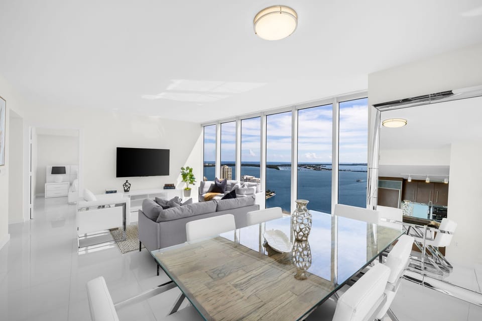 Bright, spacious, modern!