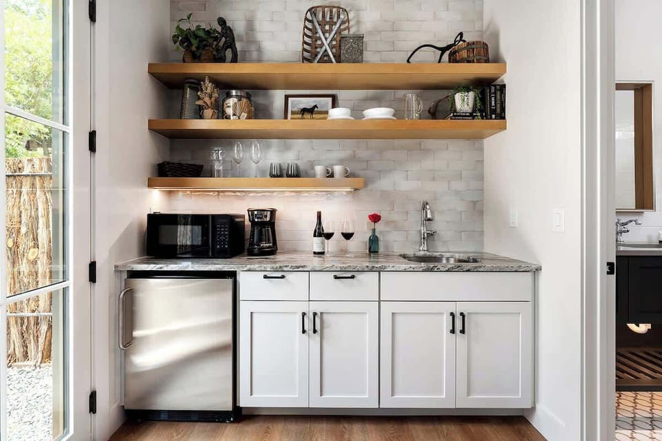 House, Multiple Beds, Patio (403 W Austin - Combo) | Private kitchen | Coffee/tea maker