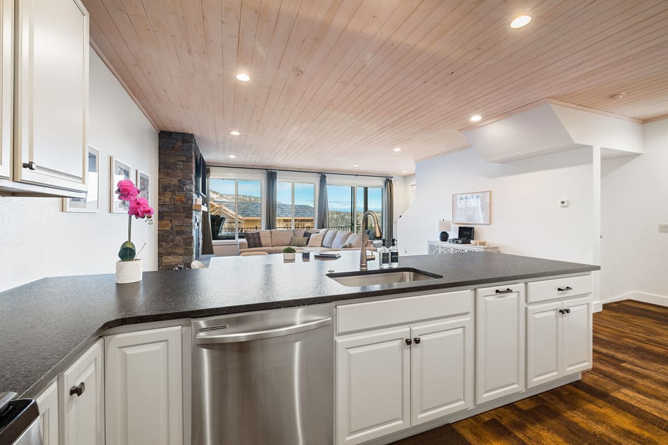 Kitchen | 2nd Floor