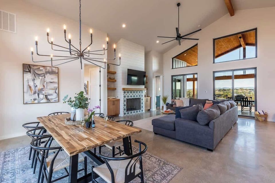 House, Multiple Beds, Pool Access, Pool View (750 River View Dr) | Living area | Fireplace