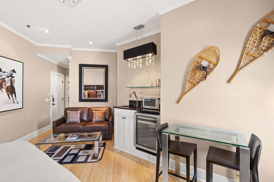 View of Independence Square Hotel 302 kitchenette and lounge