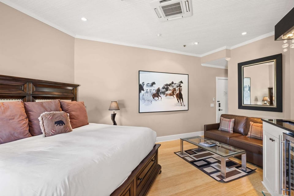 Independence Square Hotel 302 sleeps two