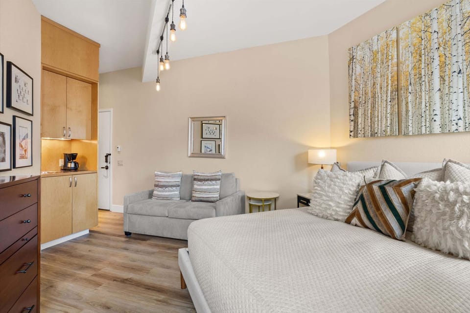 Independence Square Hotel 304 features a king bed