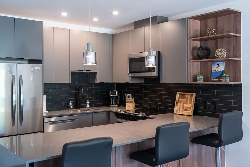 Condo | Private kitchen | Full-size fridge, microwave, oven, stovetop