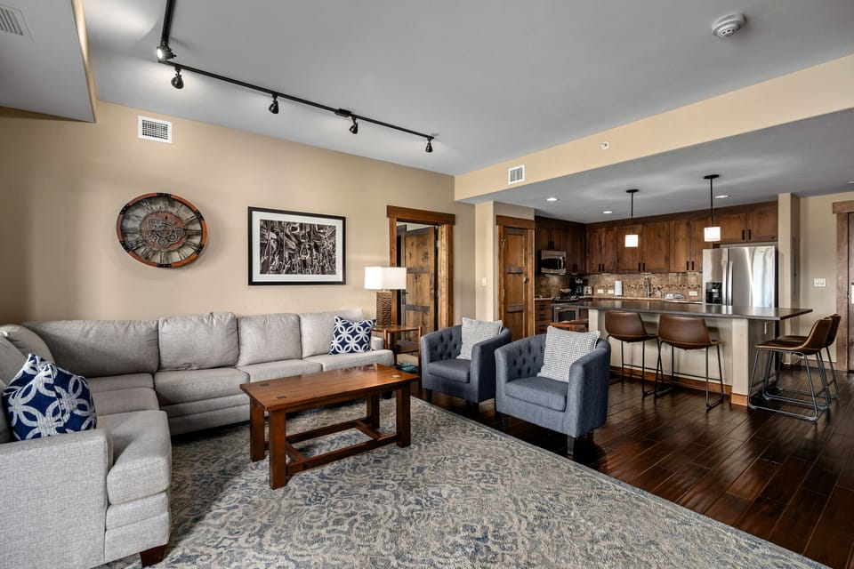 Open floor plan!