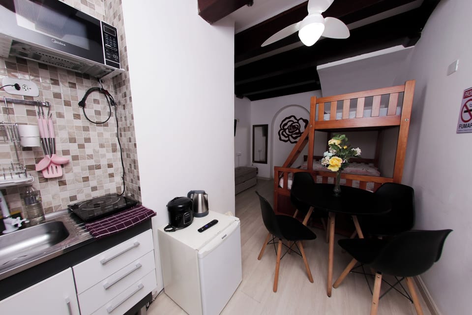 Family Studio Suite | Private kitchen