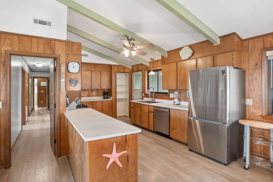 Full kitchen