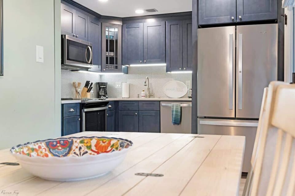 Fully equipped kitchen.