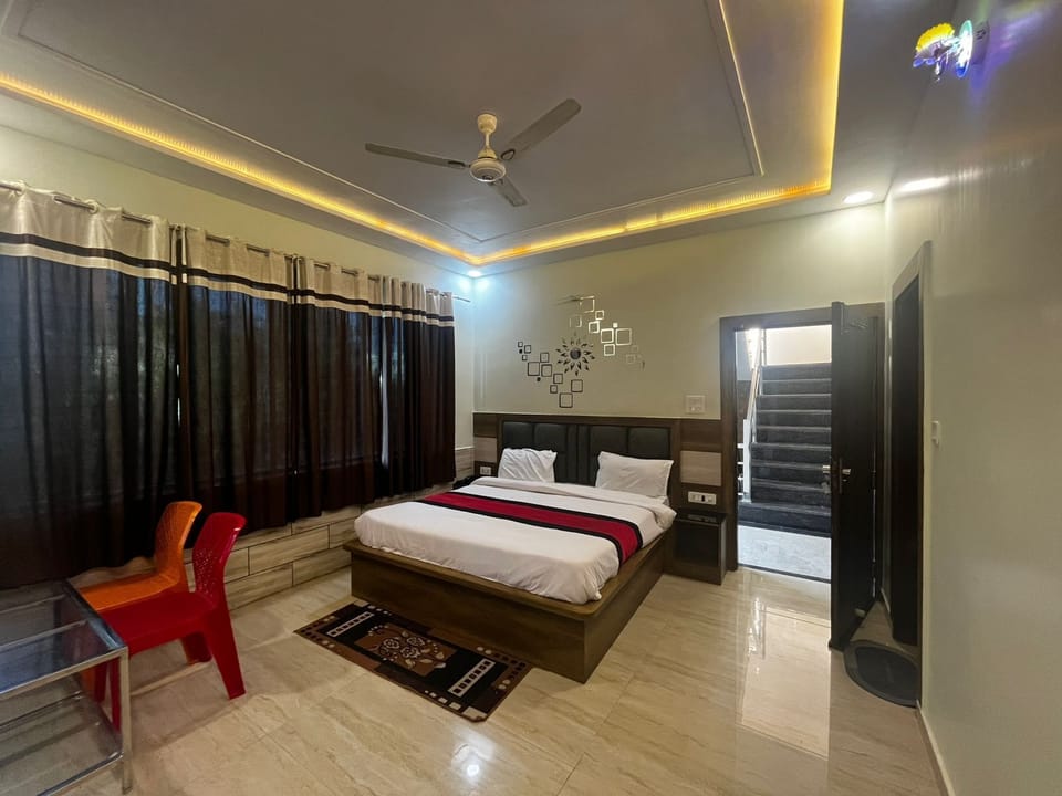 Club Room | Egyptian cotton sheets, premium bedding, Select Comfort beds