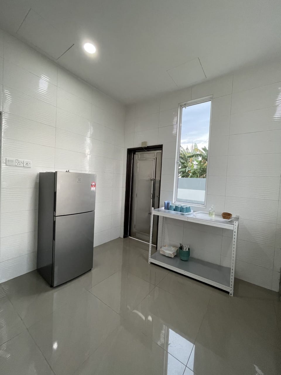 Family Bungalow, 5 Bedrooms, Pool Access | Private kitchen | Fridge, microwave, electric kettle, paper towels