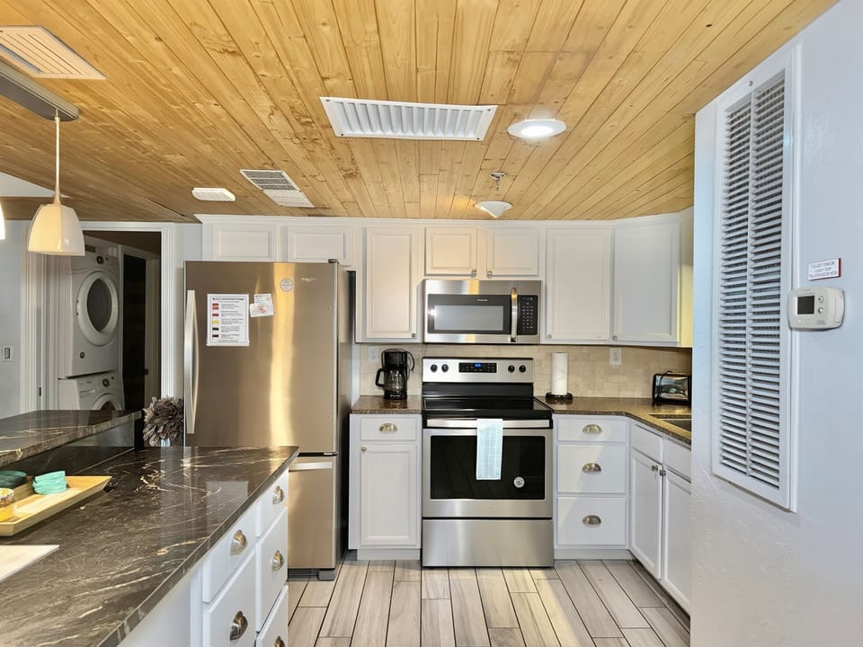 Beautiful Gourmet Kitchen!