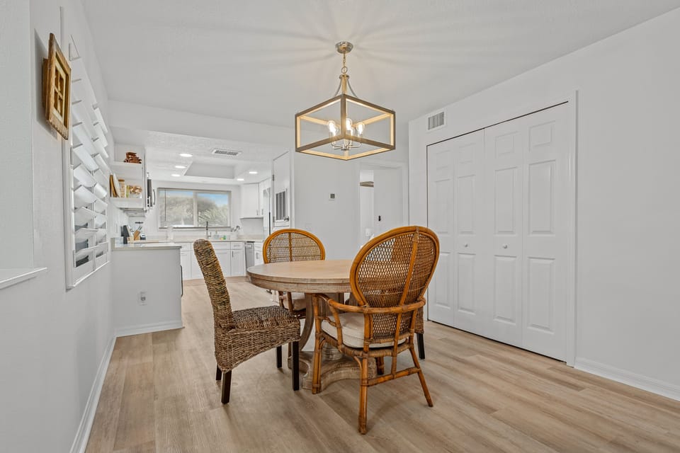 Dining area, looking into the kitchen.