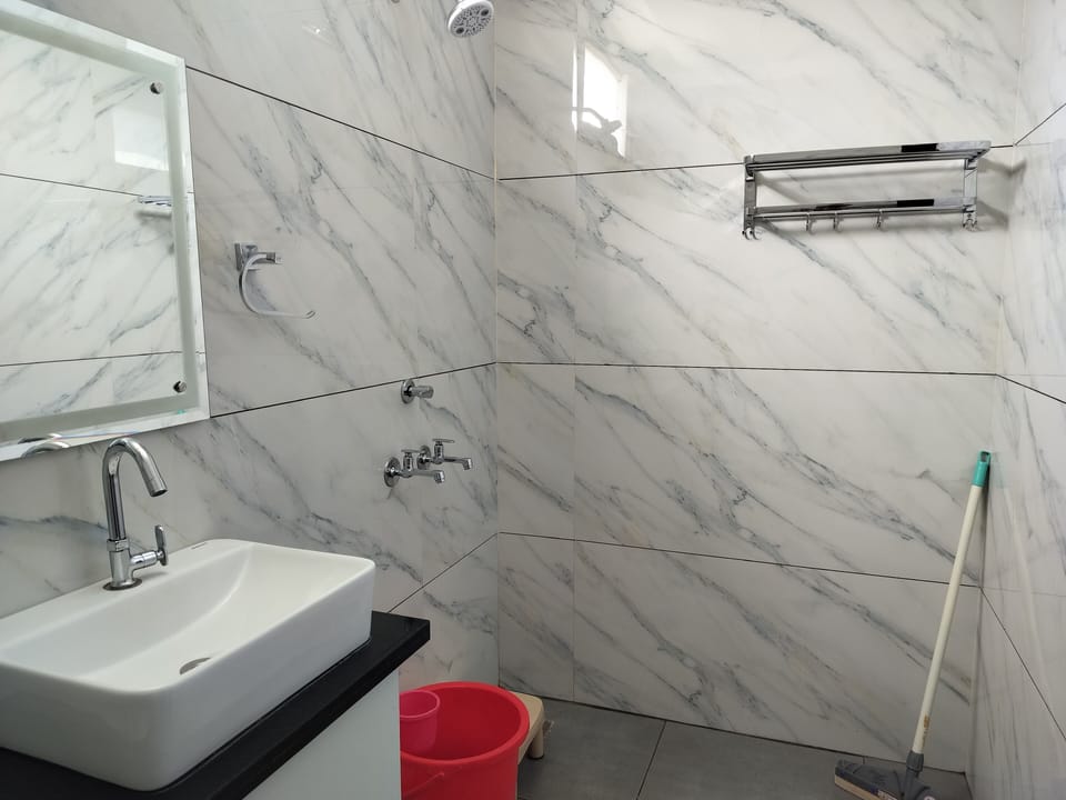 Deluxe Room | Bathroom