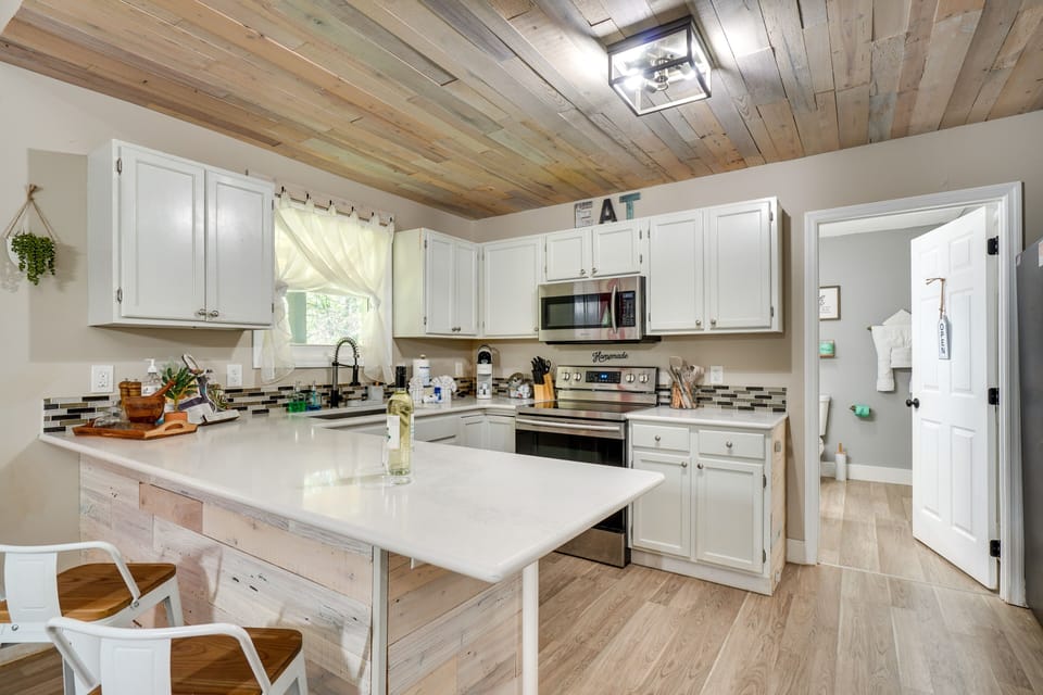 House (2 Bedrooms) | Interior