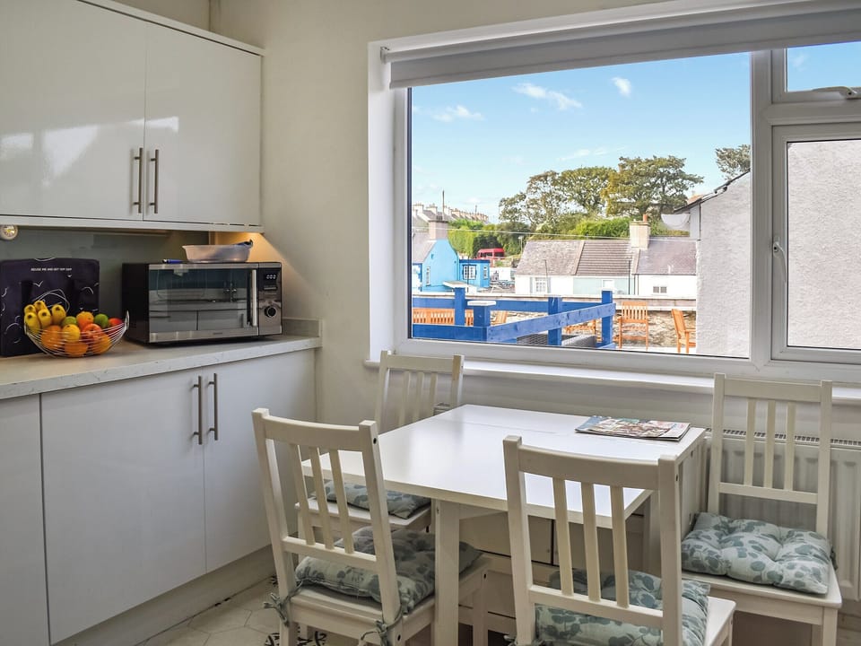 Kitchen | Wylandre, Amlwch