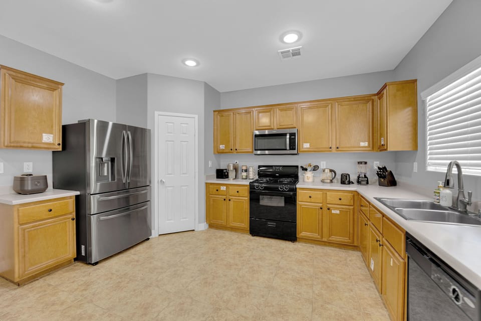 1st Floor fully stocked kitchen with toaster, blender, coffee maker, k-cups etc.
