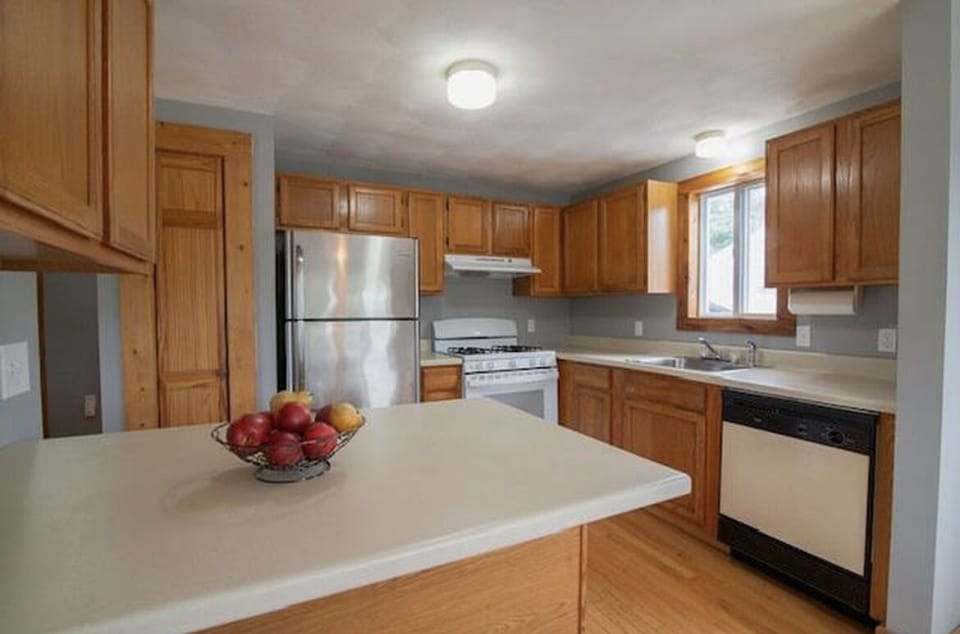 Well appointed kitchen , with everything you need to whip up a feast for family!