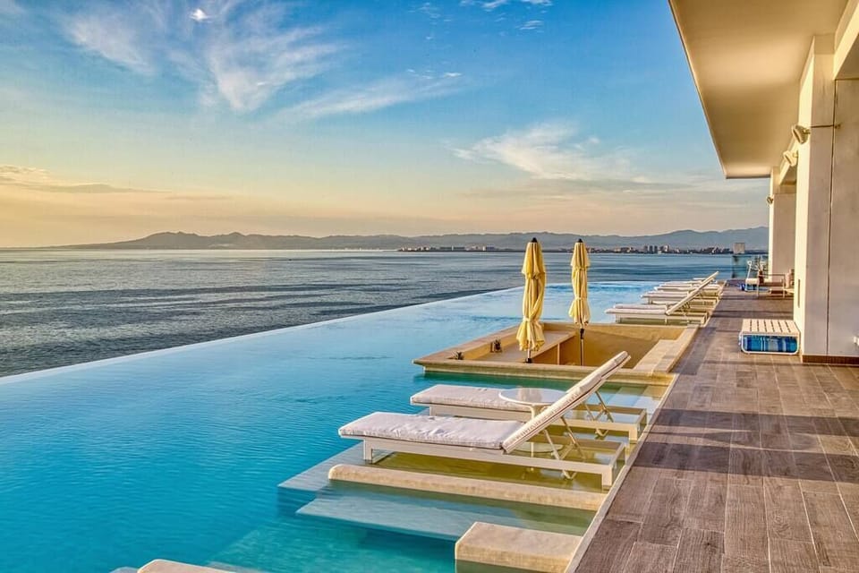 Rooftop Olympic-sized Infinity Pool