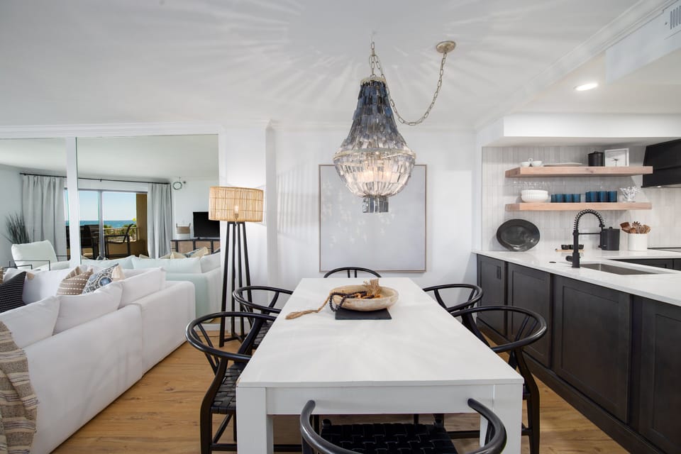 Dining Table w/ 6 Chairs