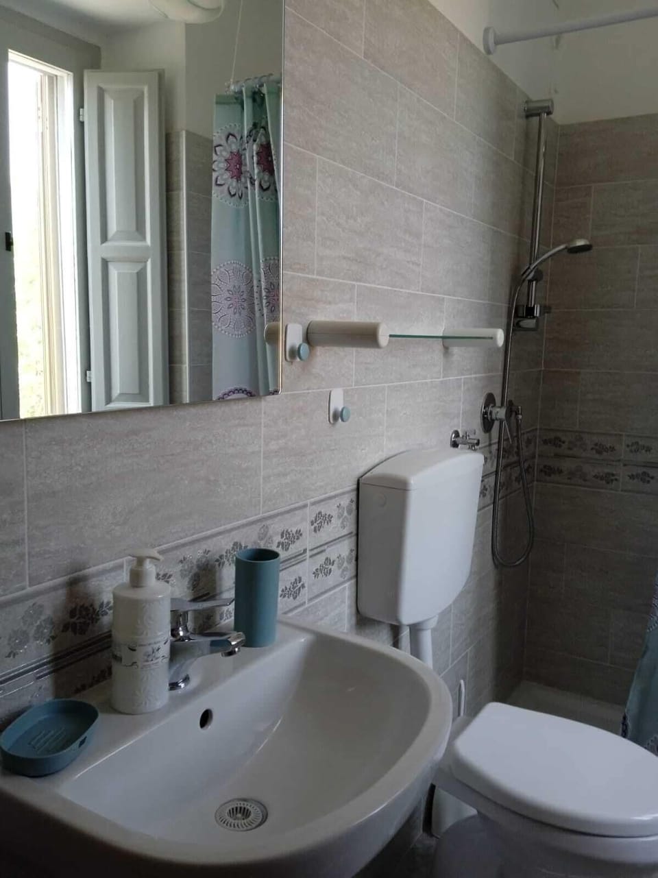Standard Double Room | Bathroom | Shower, hair dryer, towels, soap