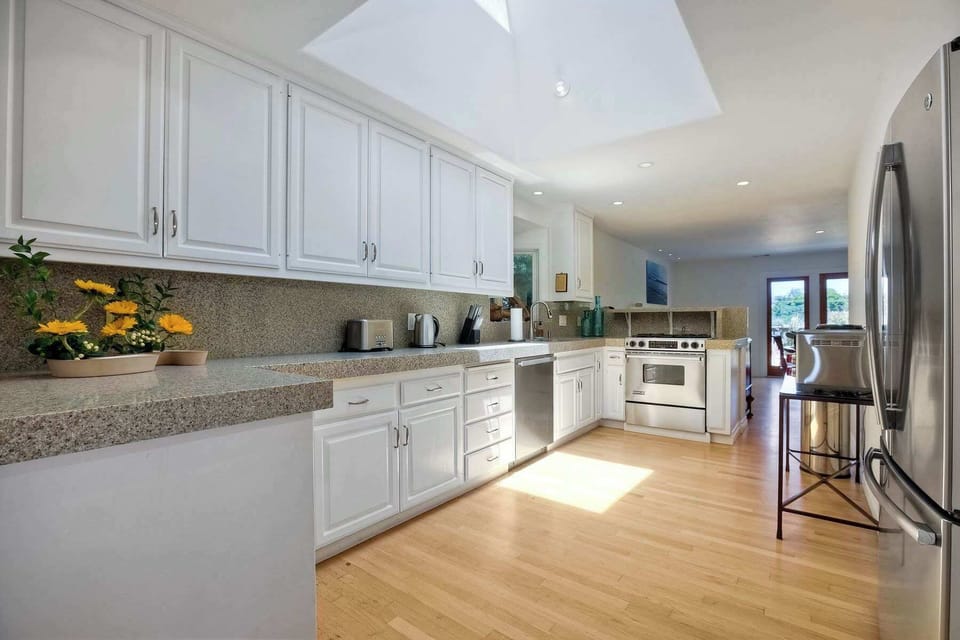 House, Multiple Beds, Patio, Garden View (Hidden Zen) | Private kitchen | Coffee/tea maker, fridge, microwave, oven