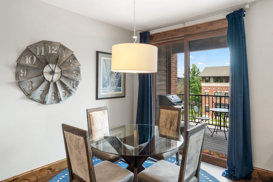 Dining area with view of Main Street and the mountains