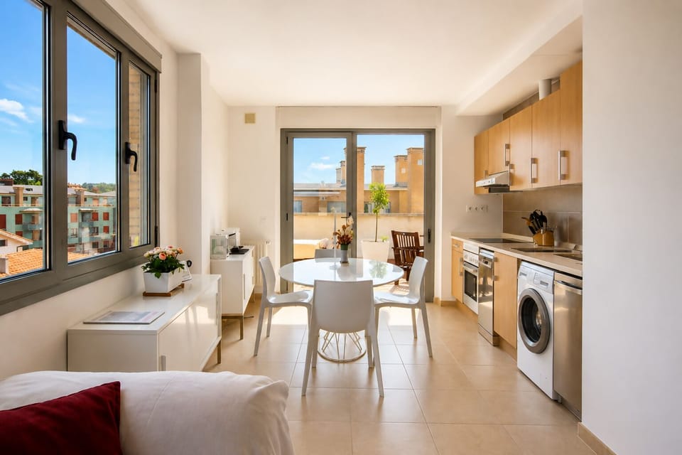 Kitchen or kitchenette,Dining area