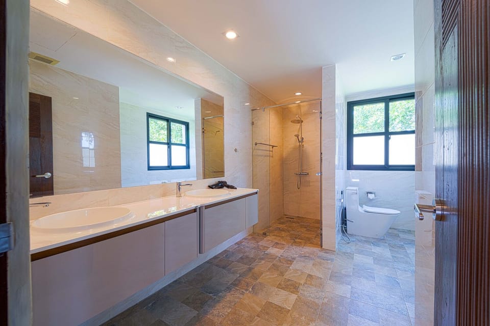 Luxury 5 Bedroom Villa nr to Beach - SRS Villa in Nong Kae