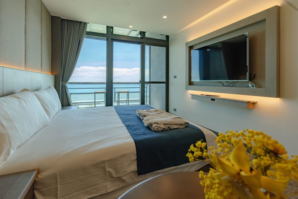 Standard Room | Blackout drapes, free WiFi, bed sheets