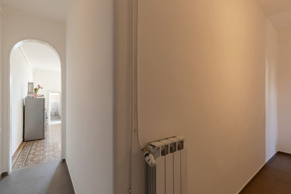 Classic Apartment, 3 Bedrooms, City View | Interior