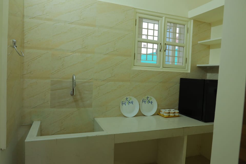 Luxury Single Room | Private kitchen | Fridge, microwave, oven, dishwasher