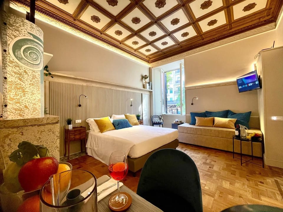 Executive Apartment | Frette Italian sheets, premium bedding, down comforters, in-room safe