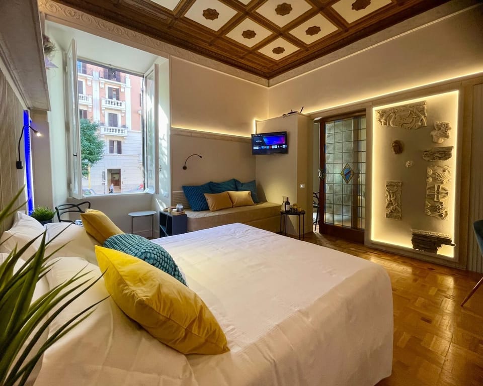 Executive Apartment | Frette Italian sheets, premium bedding, down comforters, in-room safe