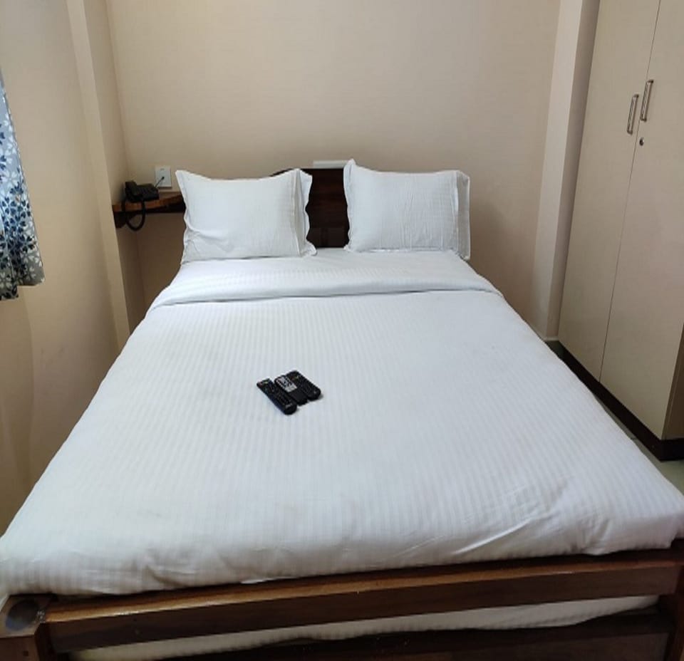 Deluxe Double Room | Egyptian cotton sheets, premium bedding, desk, free WiFi