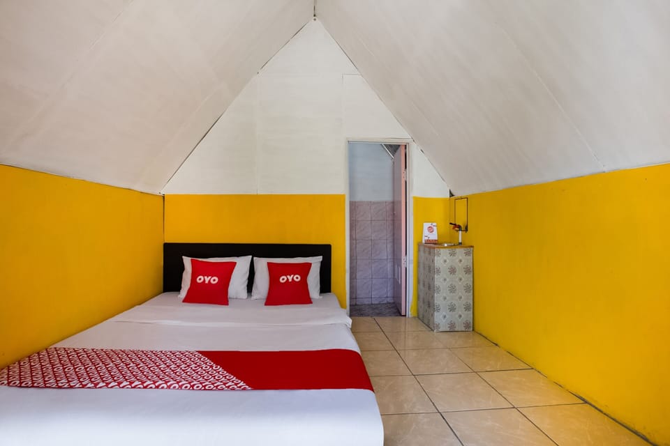Standard Double Room | Laptop workspace, free WiFi, bed sheets