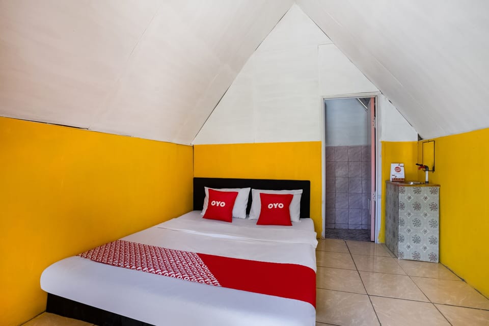Standard Double Room | Laptop workspace, free WiFi, bed sheets