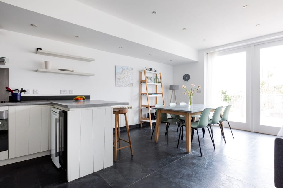 Fridge, dishwasher, electric kettle, toaster