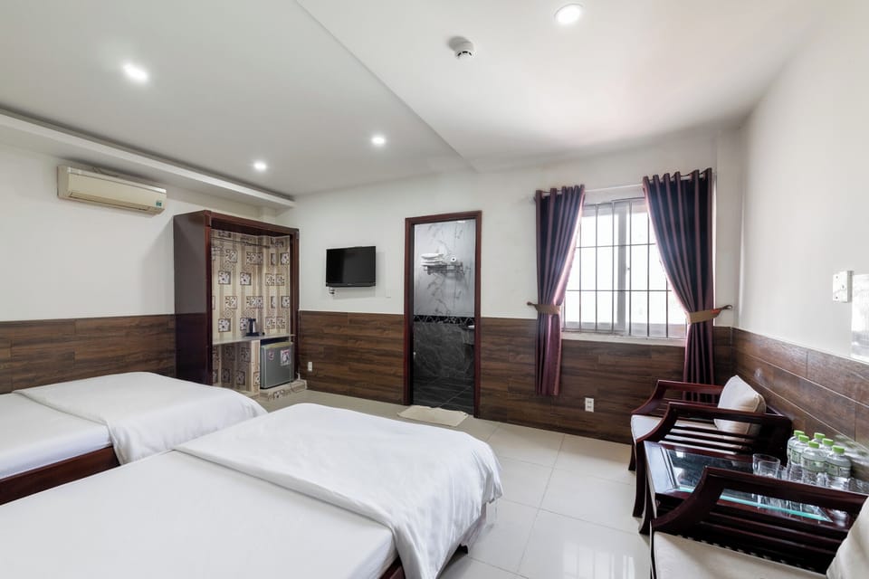 Hypo-allergenic bedding, memory foam beds, minibar