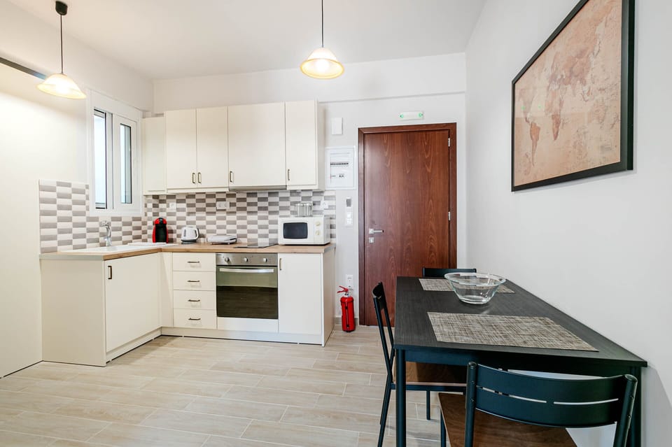 City Apartment | Private kitchen | Full-size fridge, oven, electric kettle, toaster