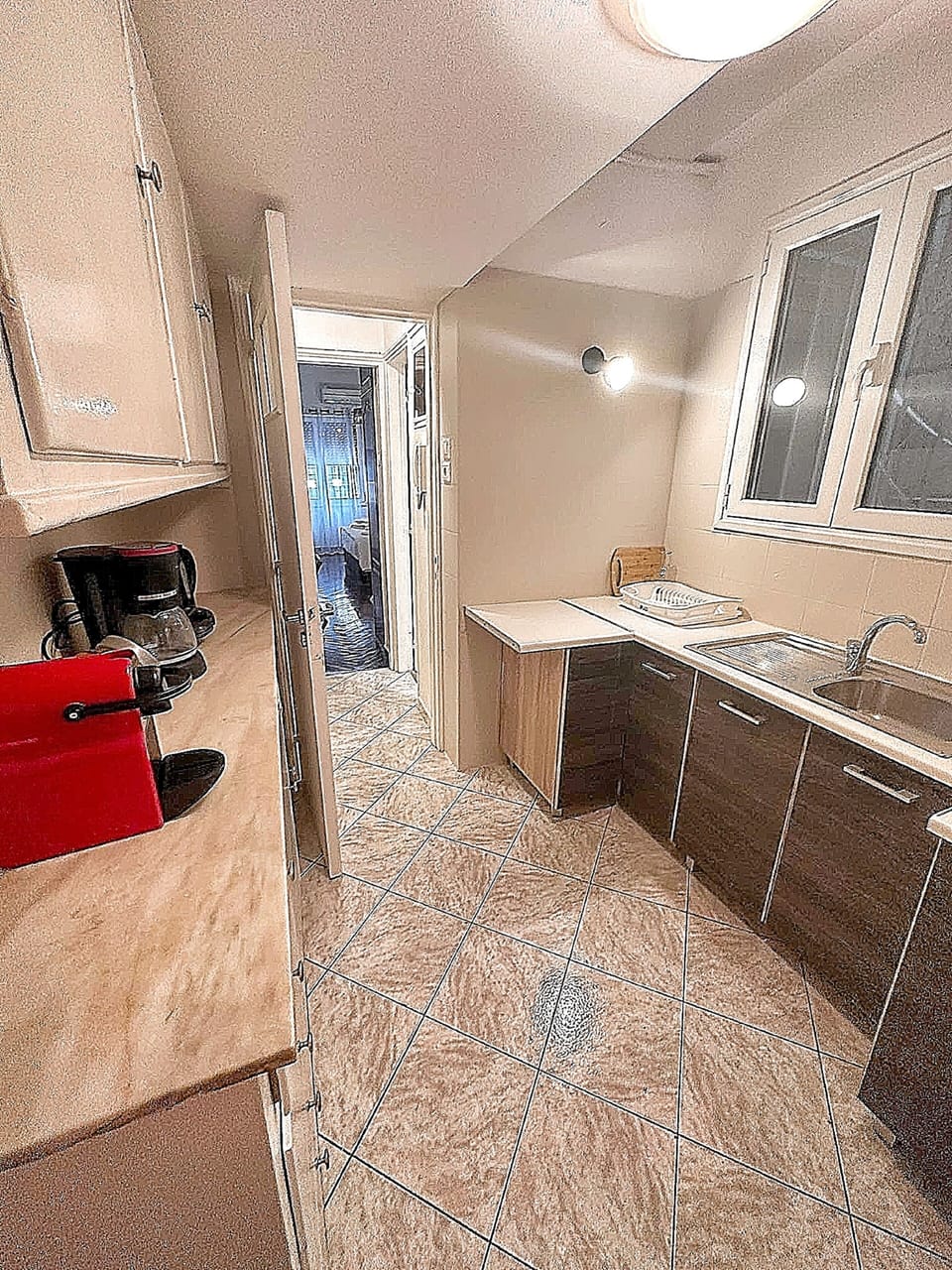 Full-size fridge, oven, stovetop, espresso maker