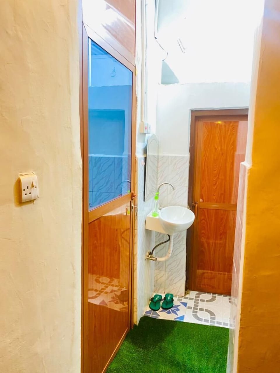 Deluxe House | Bathroom | Shower, free toiletries, slippers, bidet