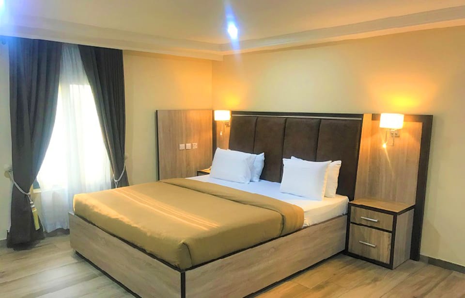 Classic Room | Premium bedding, individually furnished, desk, laptop workspace